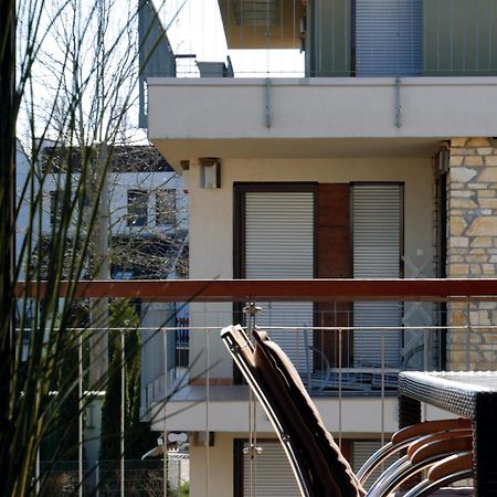 Lakeside Luxury Apartment Zamardi Exterior photo