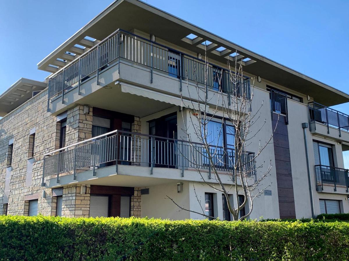 Lakeside Luxury Apartment Zamardi Exterior photo