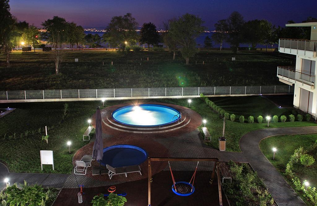 Lakeside Luxury Apartment Zamardi Exterior photo